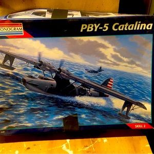 Model airplane kit/never assembled